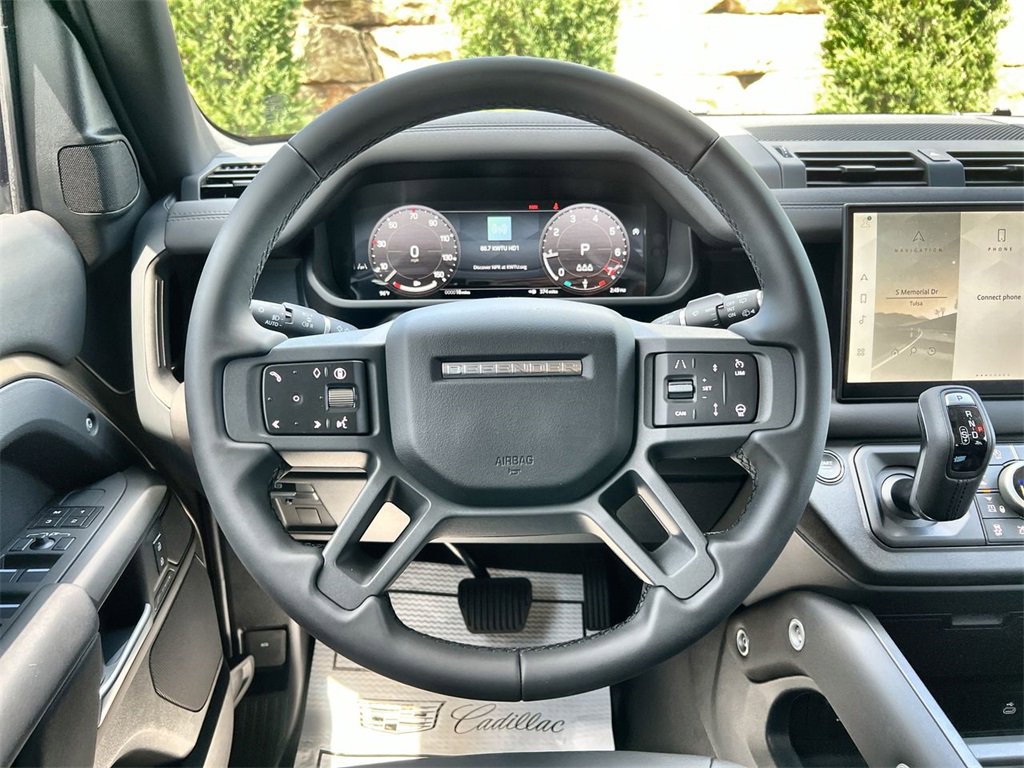 Used 2025 Land Rover Defender 110 S image 21