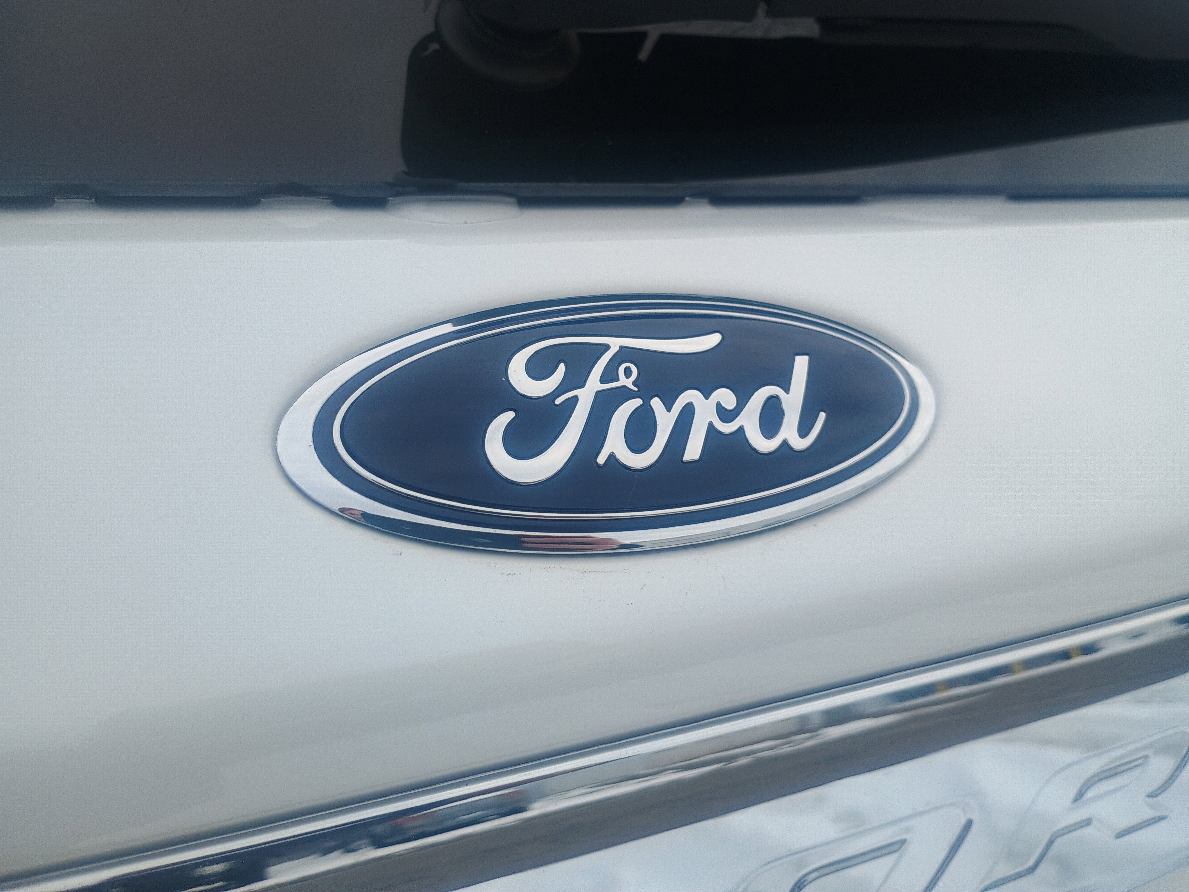 Certified 2023 Ford Explorer XLT w/ Equipment Group 202A image 8