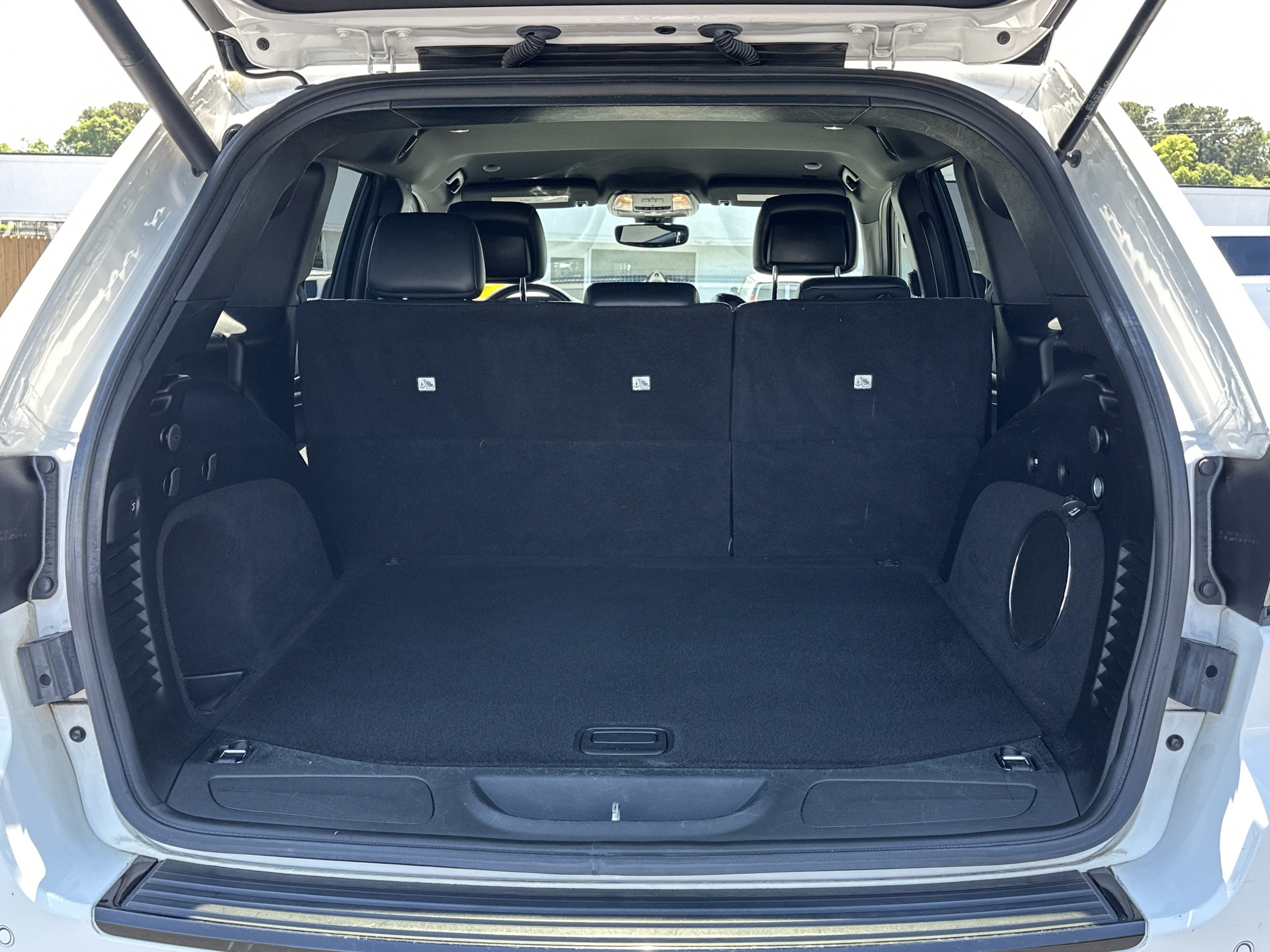 Used 2018 Jeep Grand Cherokee Altitude RWD image 14