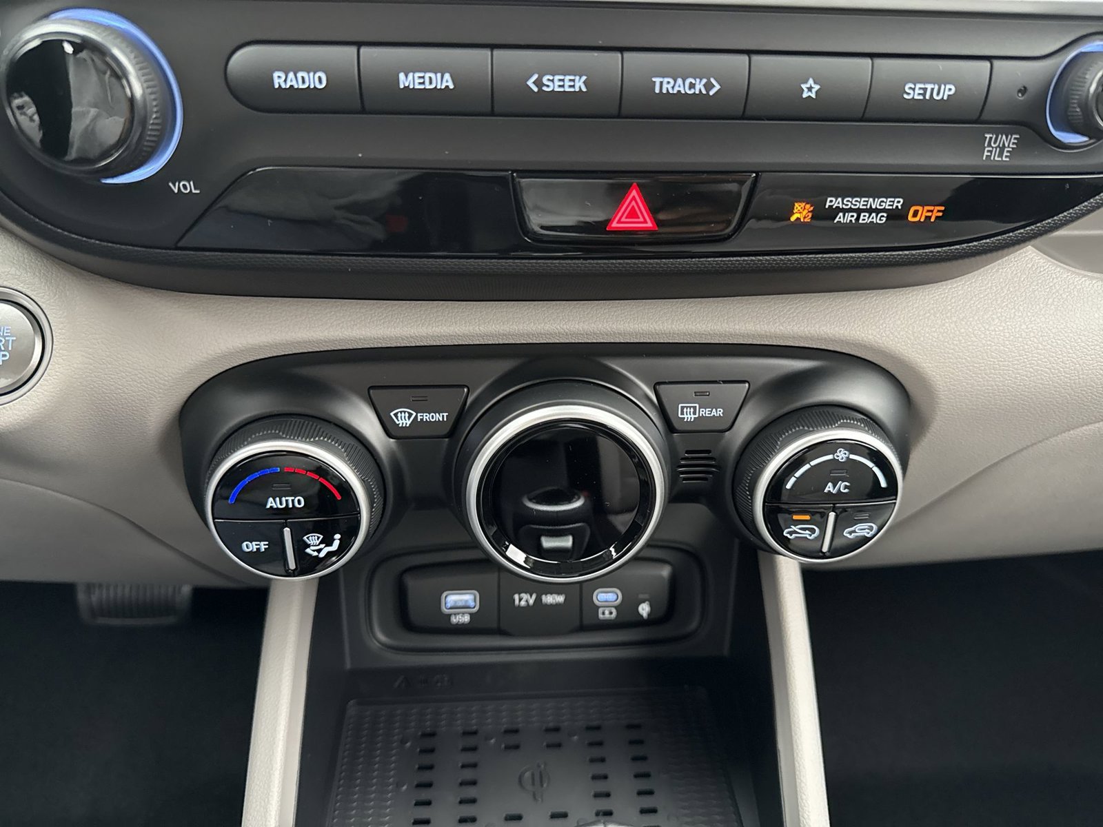 New 2026 Hyundai Venue SEL FWD image 19