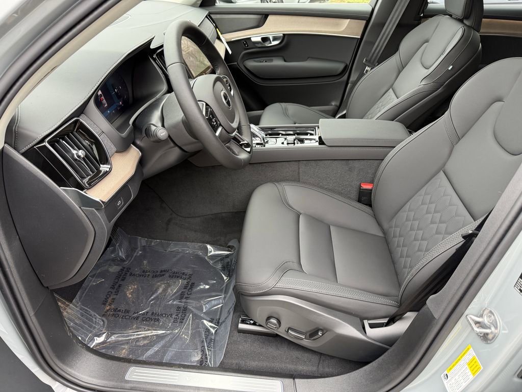 New 2026 Volvo XC90 B6 Plus w/ Protection Package Premier image 9