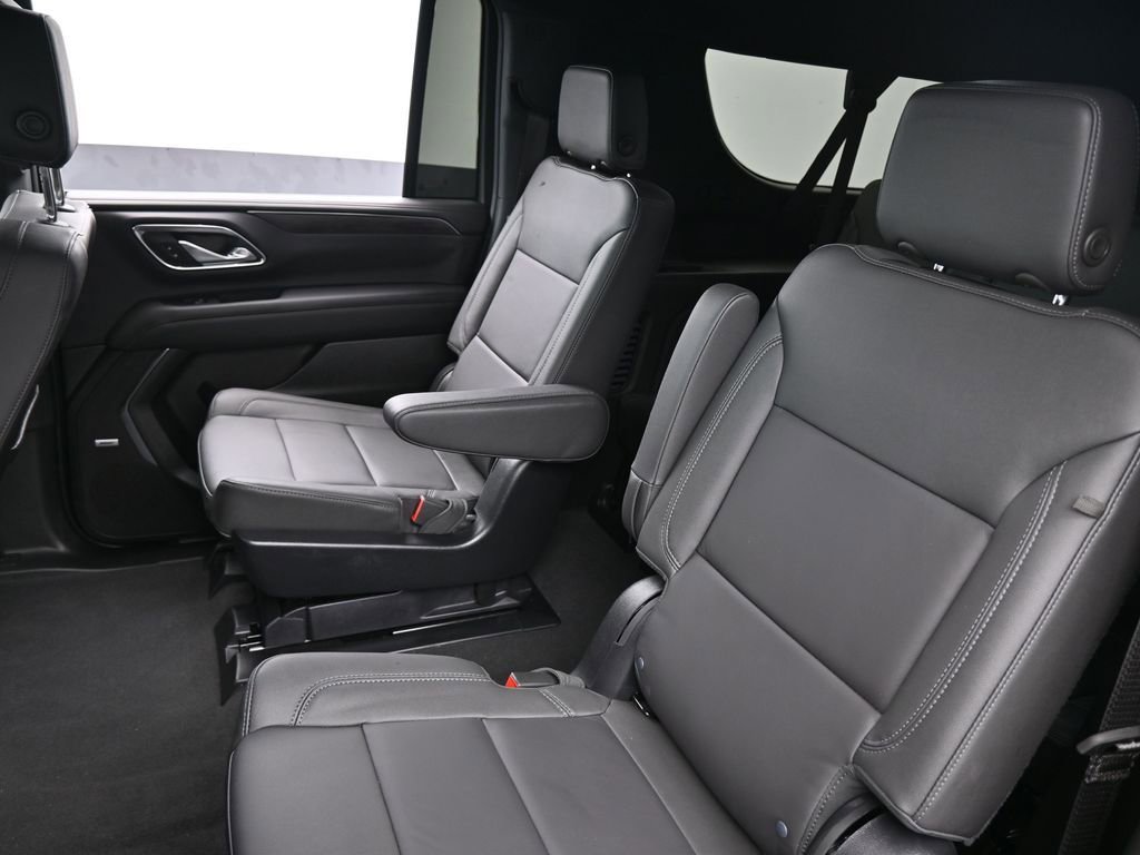 Used 2024 Chevrolet Suburban LT image 38