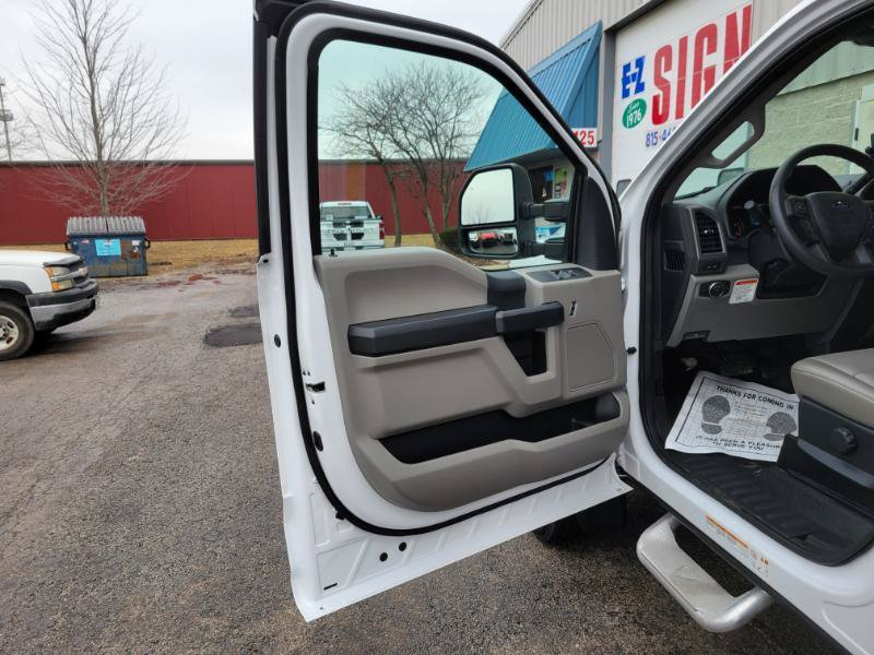Used 2022 Ford F550 4x4 Regular Cab Super Duty image 12