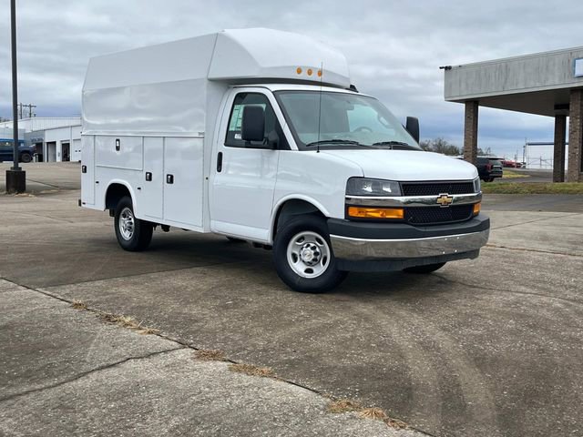 New 2025 Chevrolet Express 3500 w/ Power Convenience Package image 2