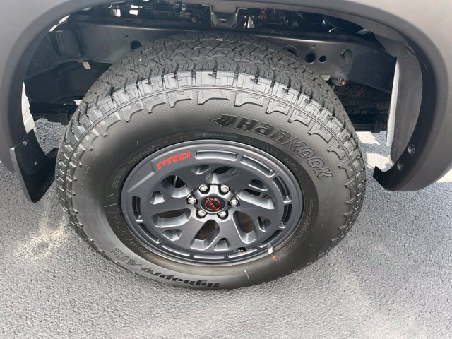 Used 2026 Nissan Frontier PRO-4X AWD/4WD image 18