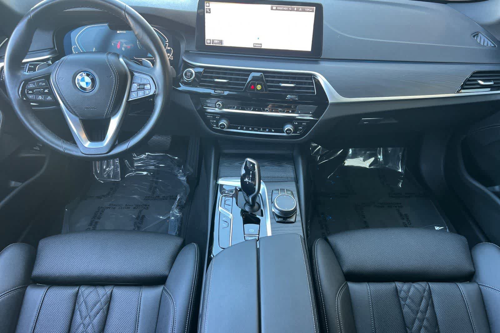 Used 2023 BMW 530e RWD image 4