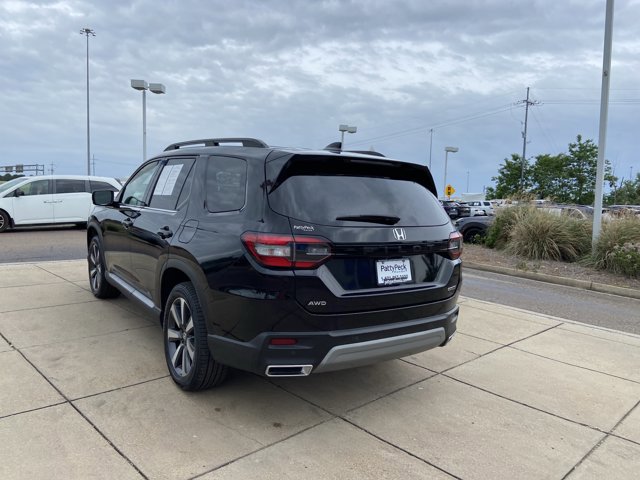 Used 2023 Honda Pilot Touring image 9