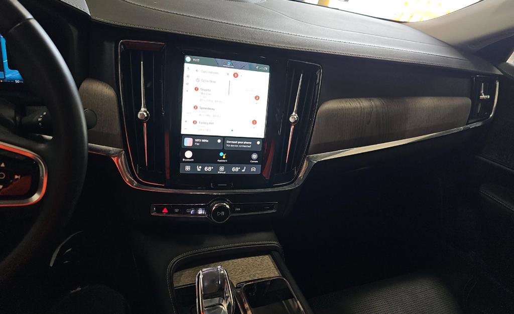 Used 2023 Volvo S90 B6 Ultimate w/ Protection Package image 22