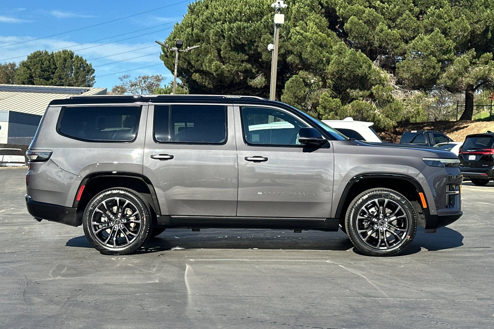 New 2026 Jeep Grand Wagoneer Summit w/ Premium Group III AWD/4WD video 3