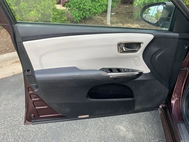 Used 2014 Toyota Avalon Limited FWD image 17