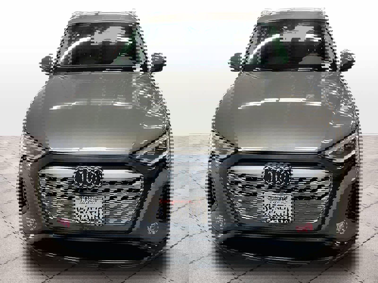 Certified 2024 Audi Q8 e-tron Premium Plus image 3