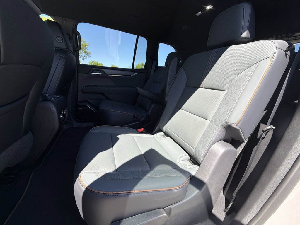 New 2026 GMC Acadia AT4 AWD/4WD image 32