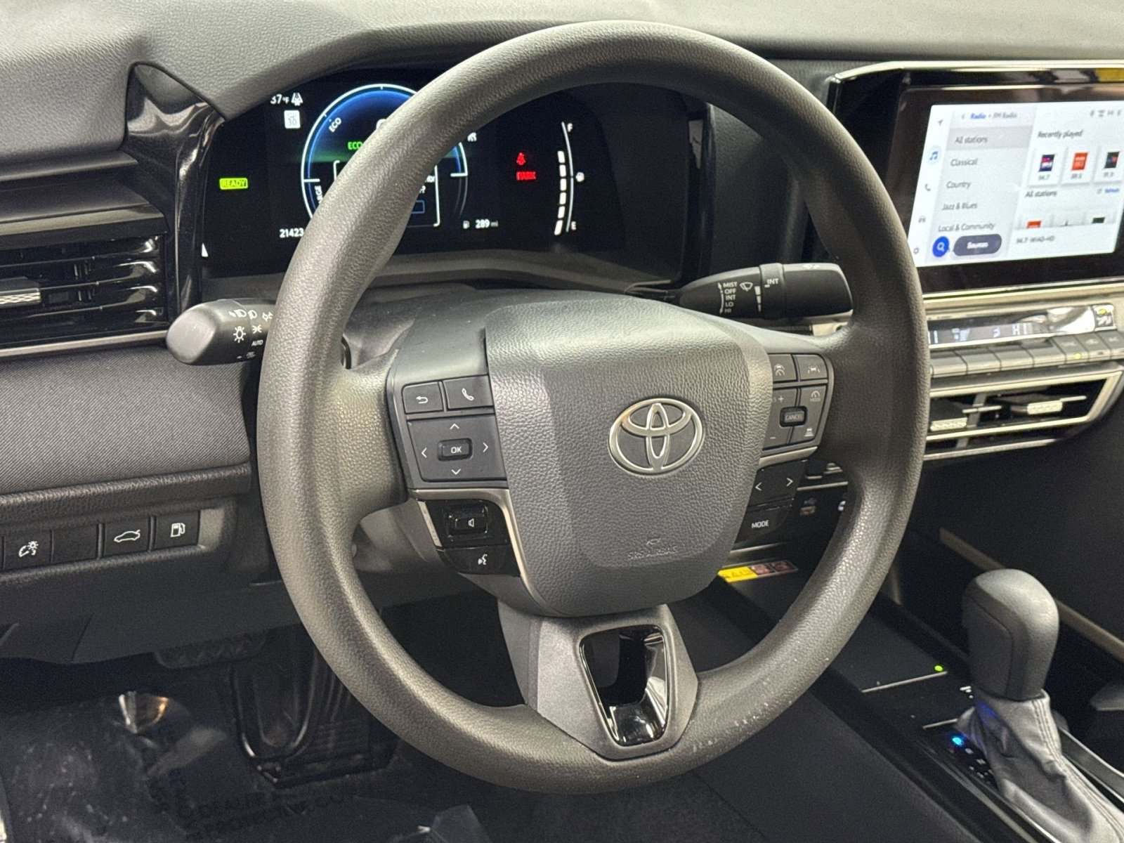 Used 2025 Toyota Camry LE image 20