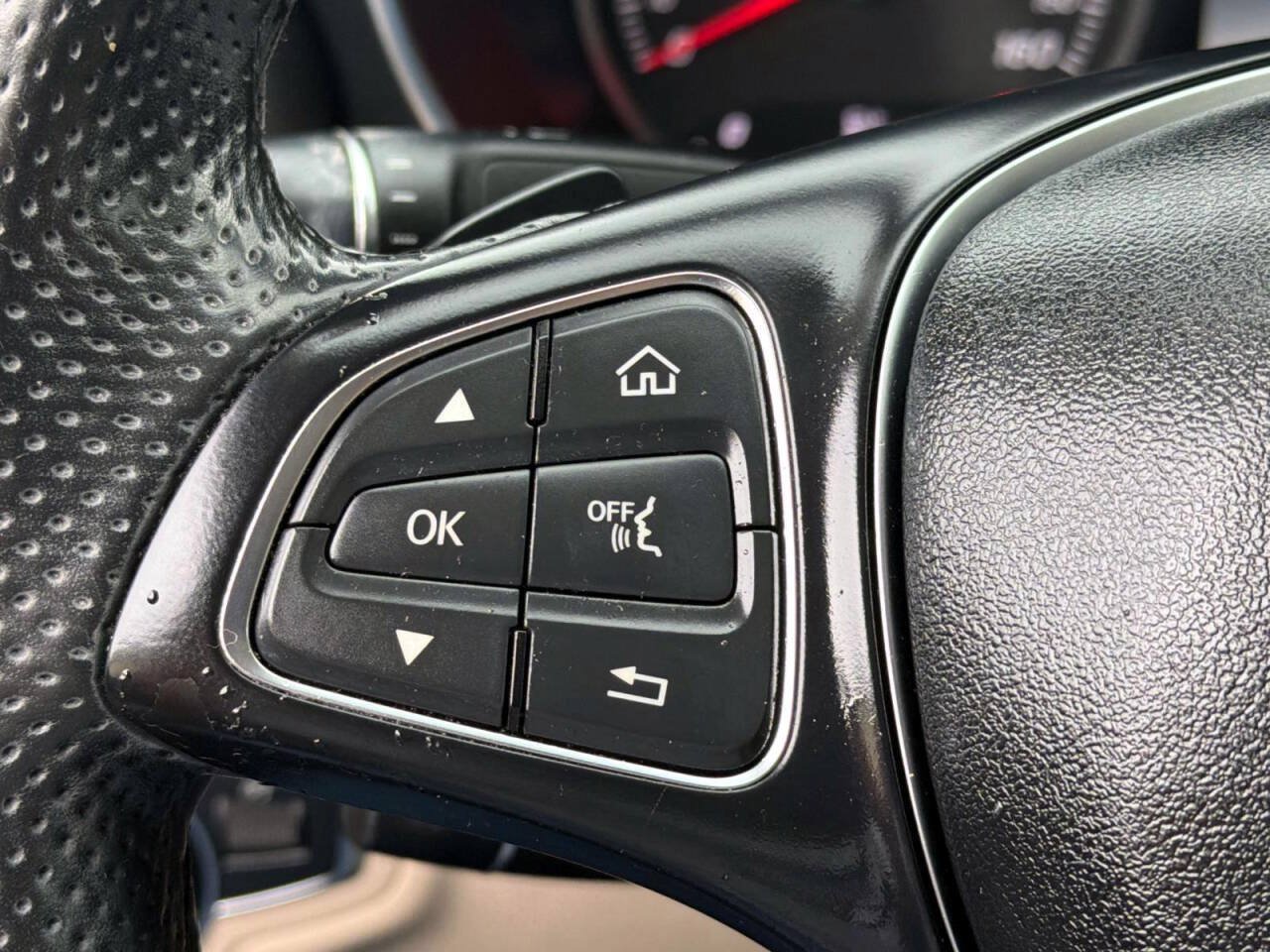 Used 2015 Mercedes-Benz C 300 4MATIC Sedan image 22