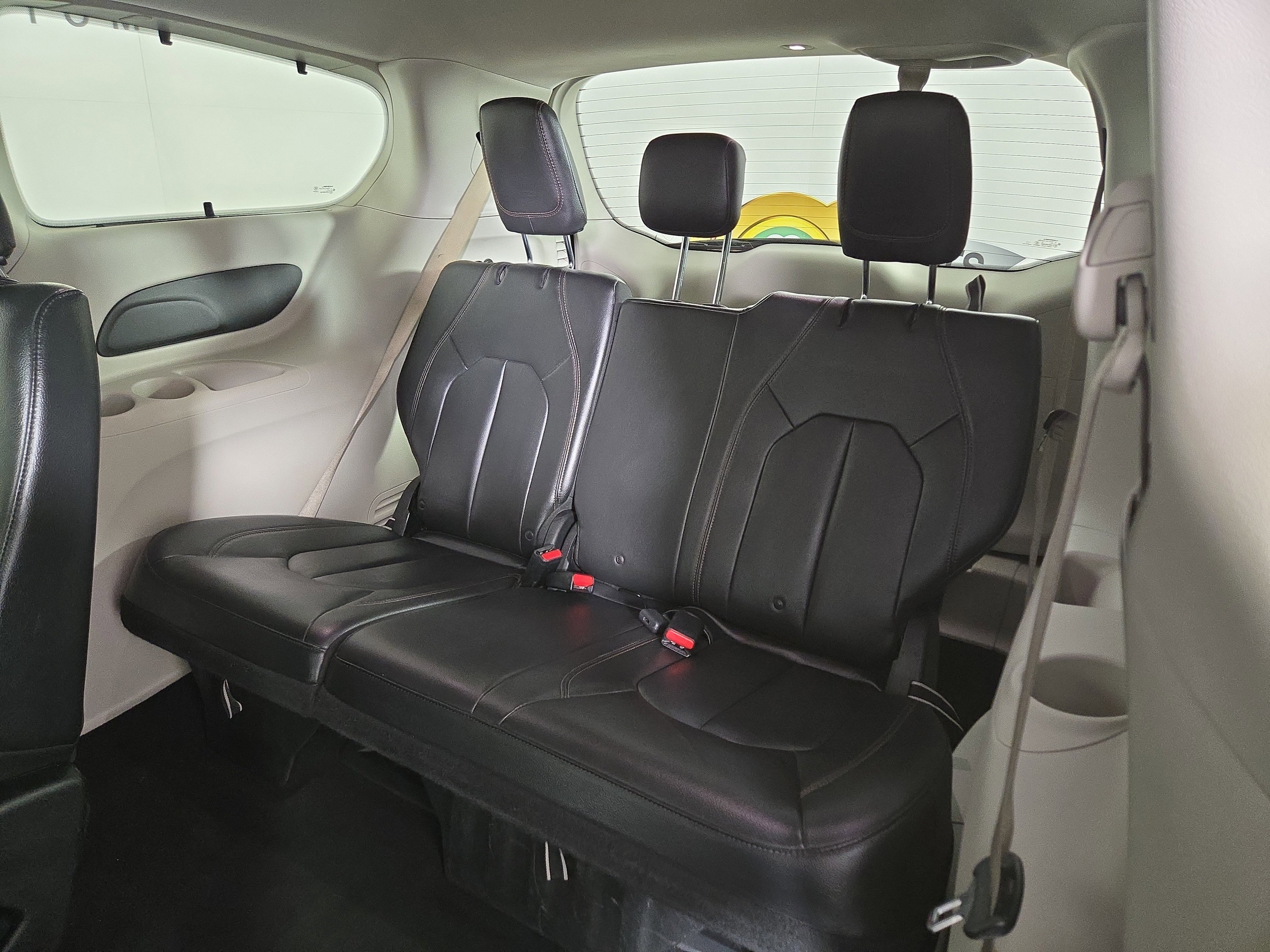 Used 2017 Chrysler Pacifica Touring-L image 14