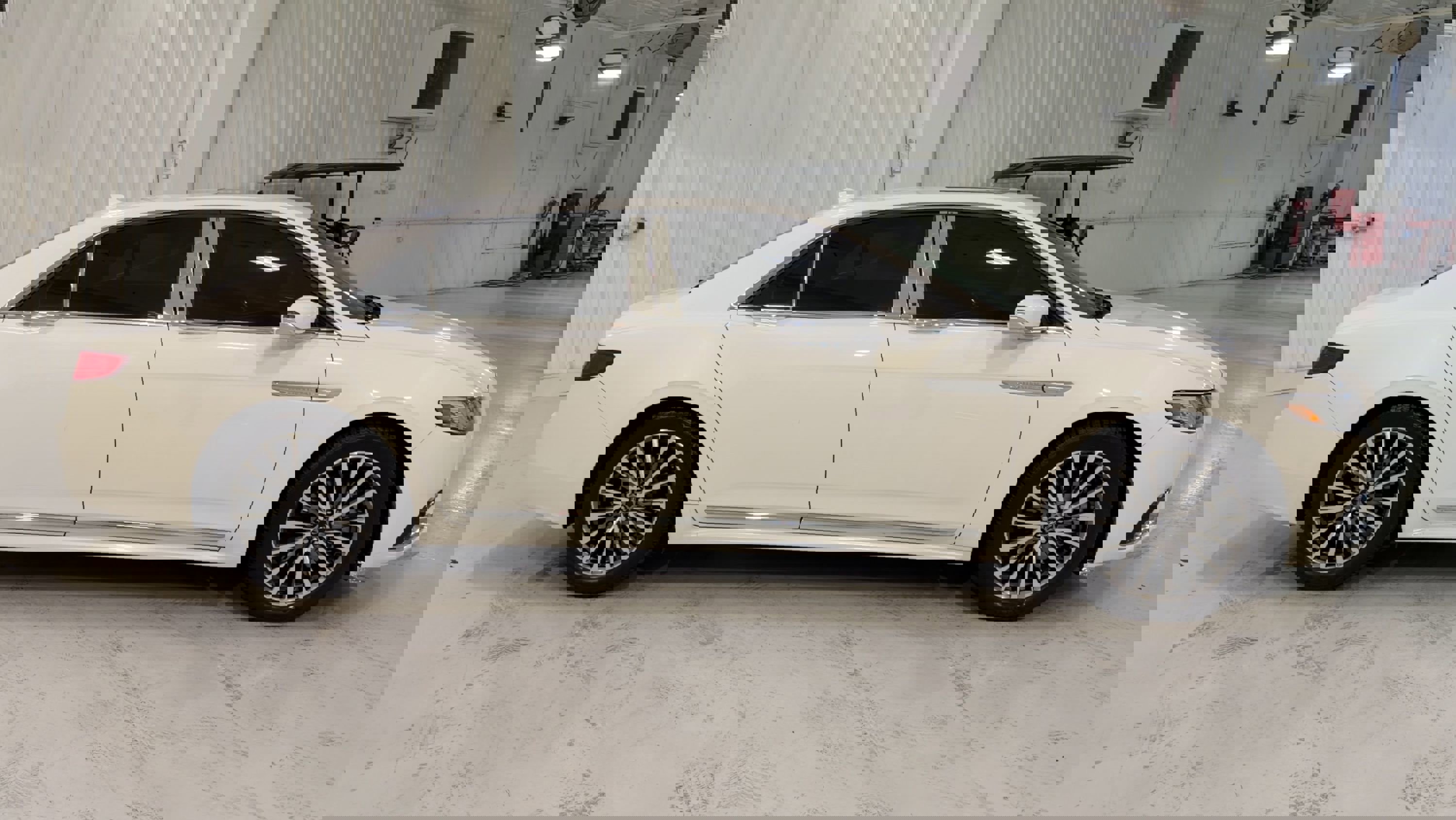 Used 2020 Lincoln Continental w/ Premium Package image 2