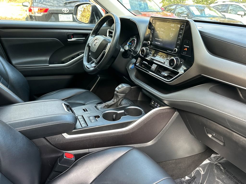 Used 2022 Toyota Highlander XLE image 14