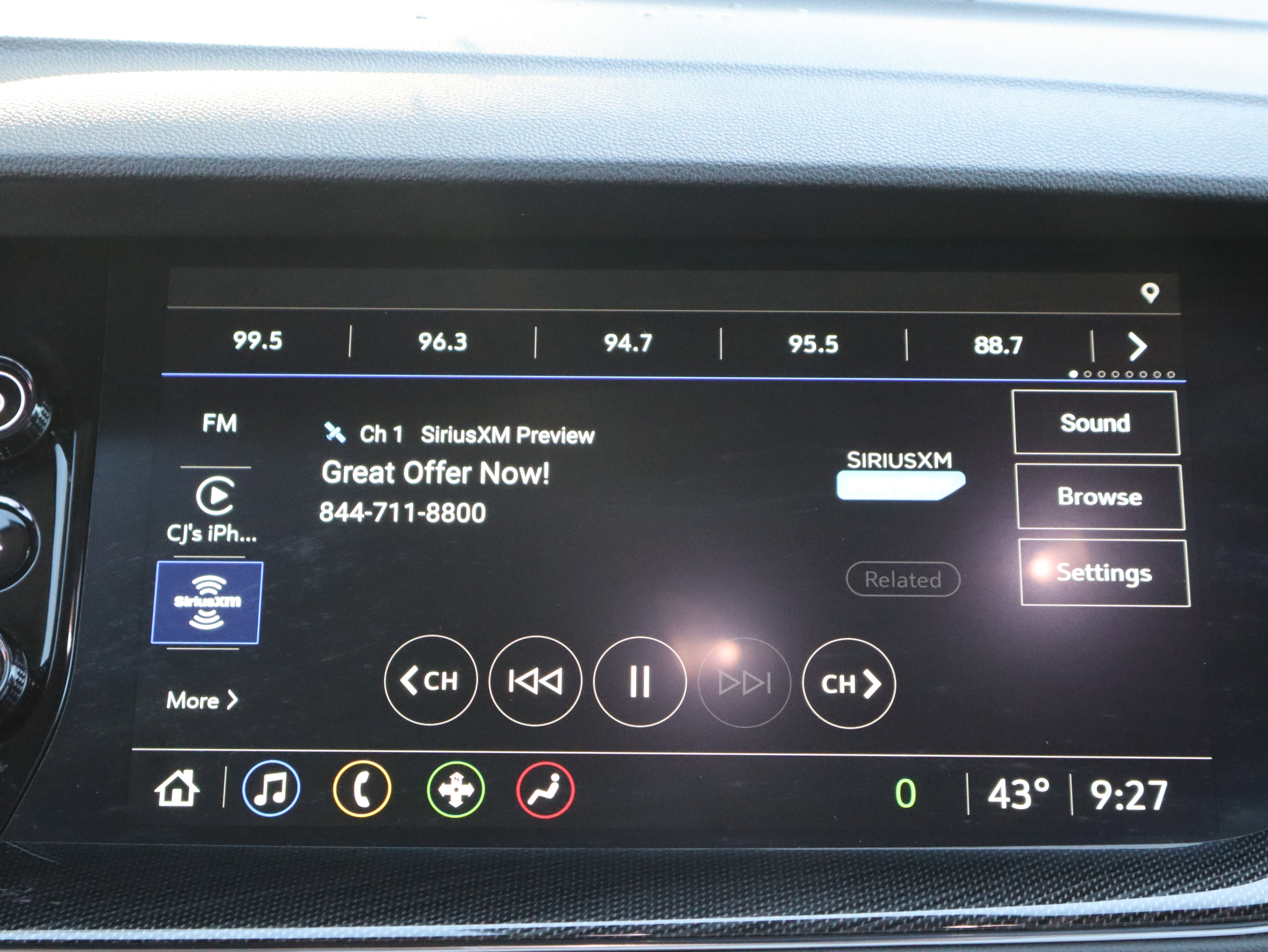 Used 2023 Buick Envision Essence w/ Sport Touring Package image 32