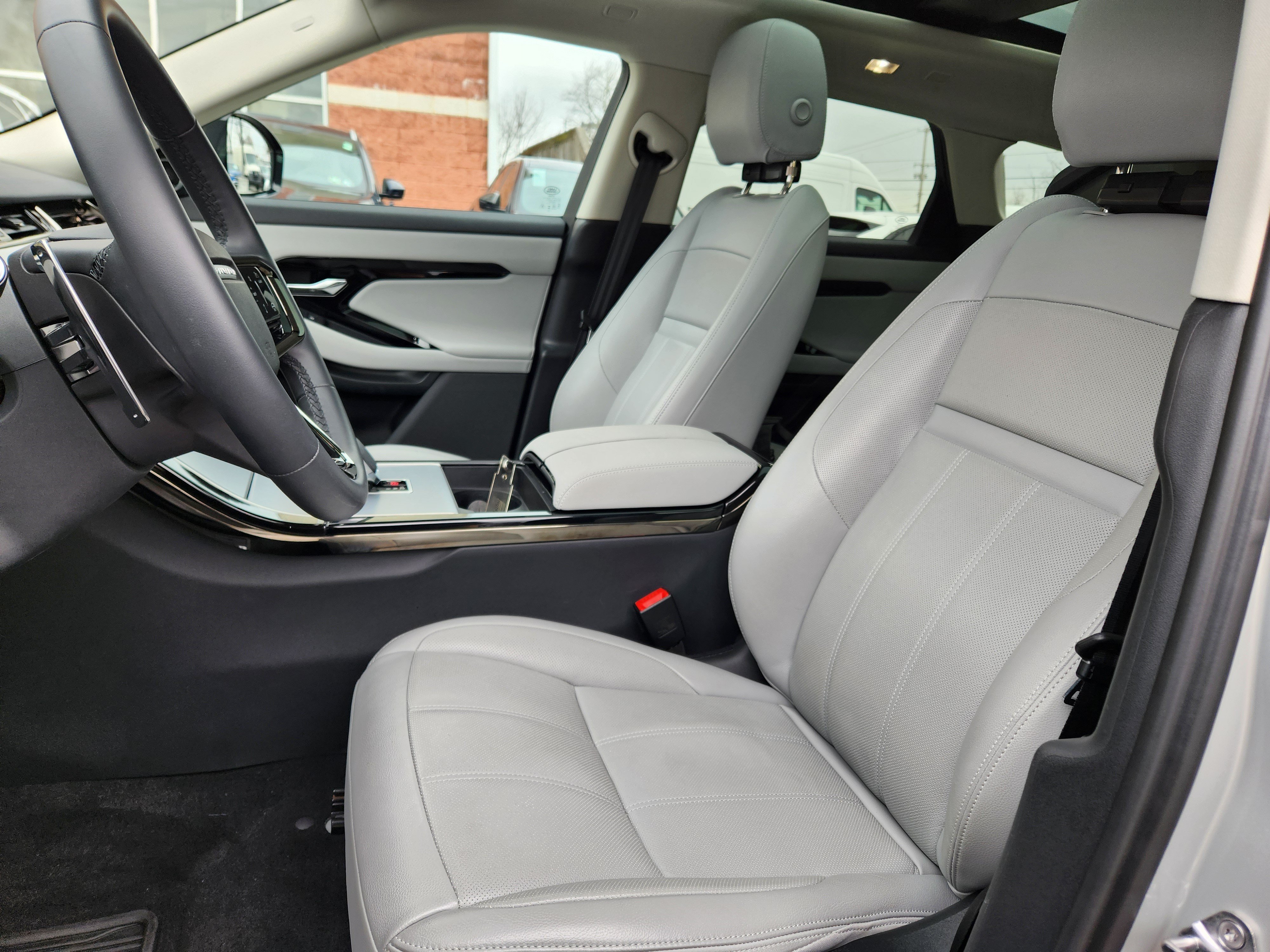 Certified 2025 Land Rover Range Rover Evoque S AWD/4WD image 10