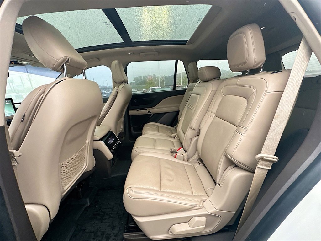 Used 2022 Lincoln Aviator Reserve w/ Equipment Group 201A image 17