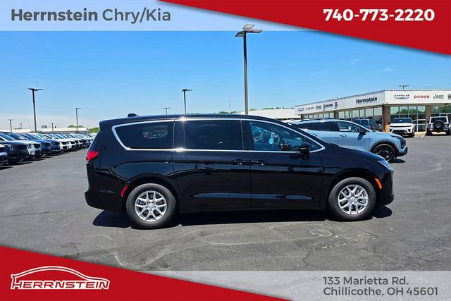 New 2027 Chrysler Pacifica Select FWD image 30