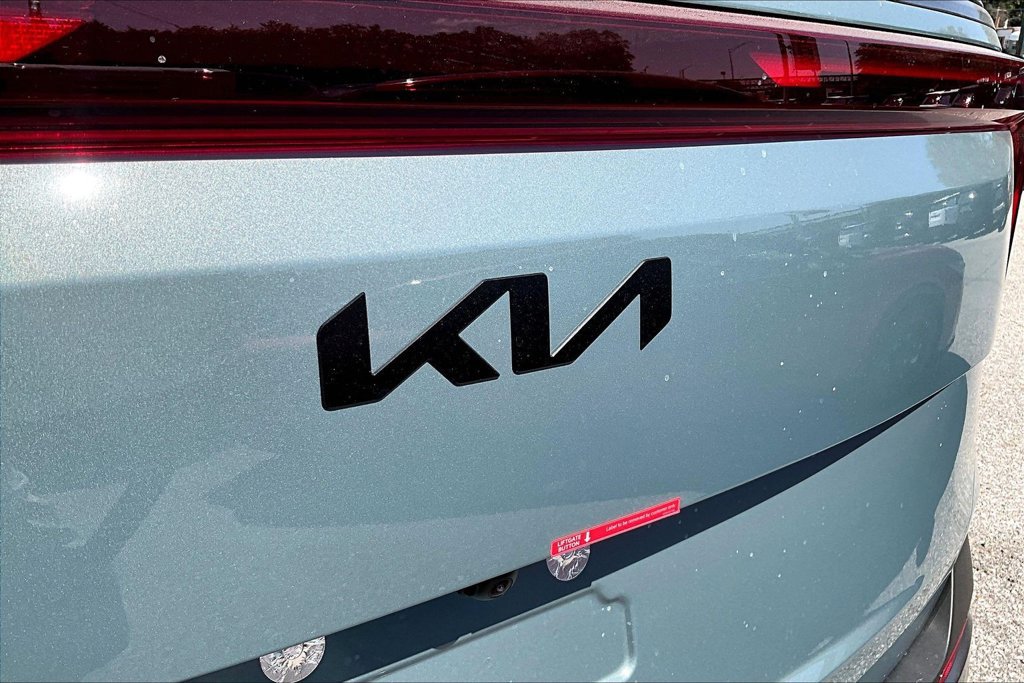 New 2027 Kia Carnival SX Prestige FWD image 9