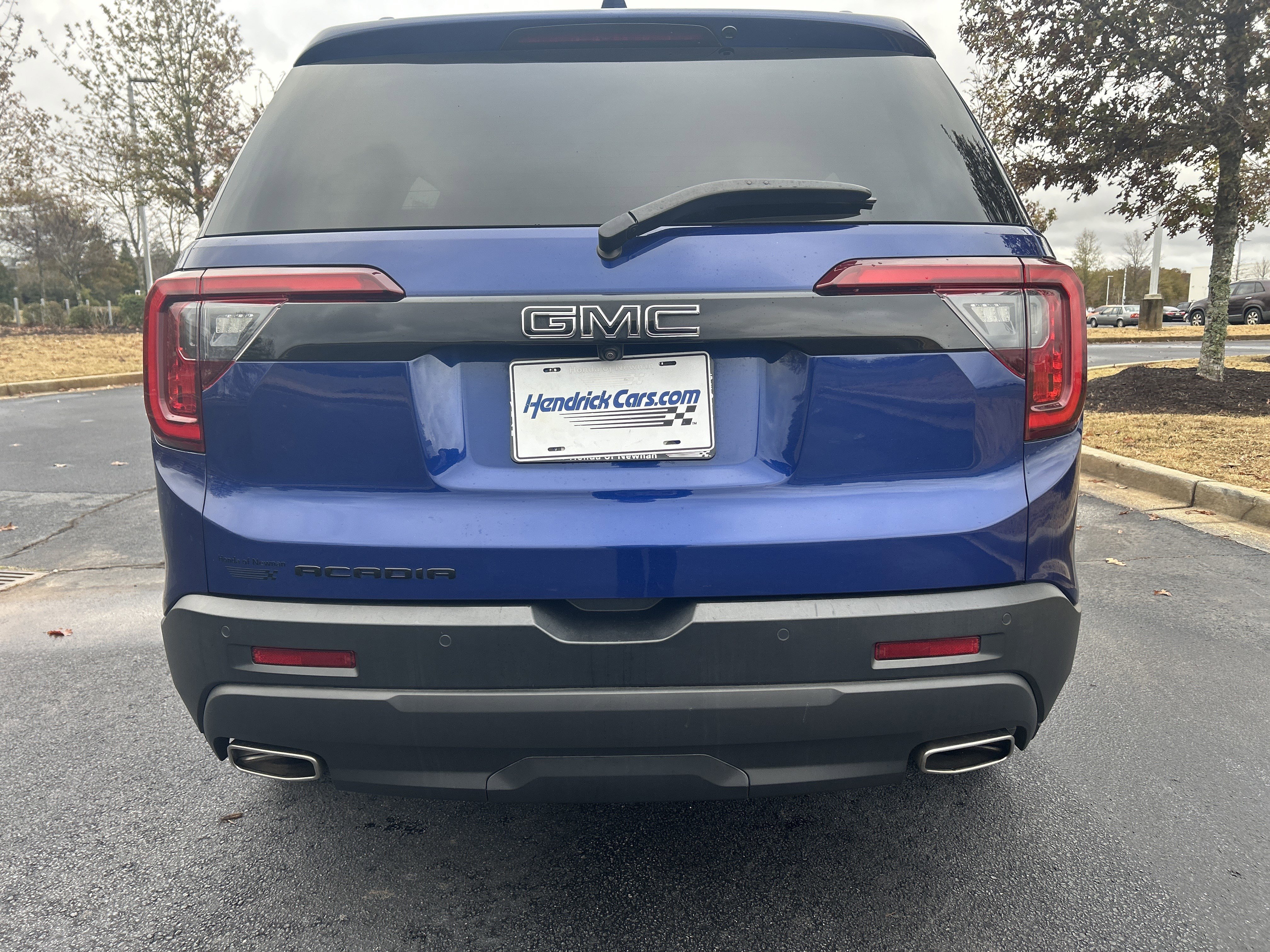 Used 2023 GMC Acadia SLT w/ Elevation Edition image 28