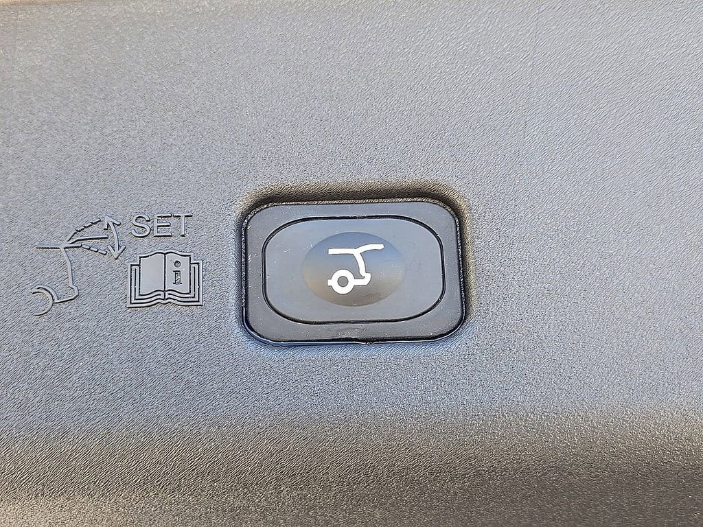 Used 2026 Lincoln Nautilus Reserve AWD/4WD image 13