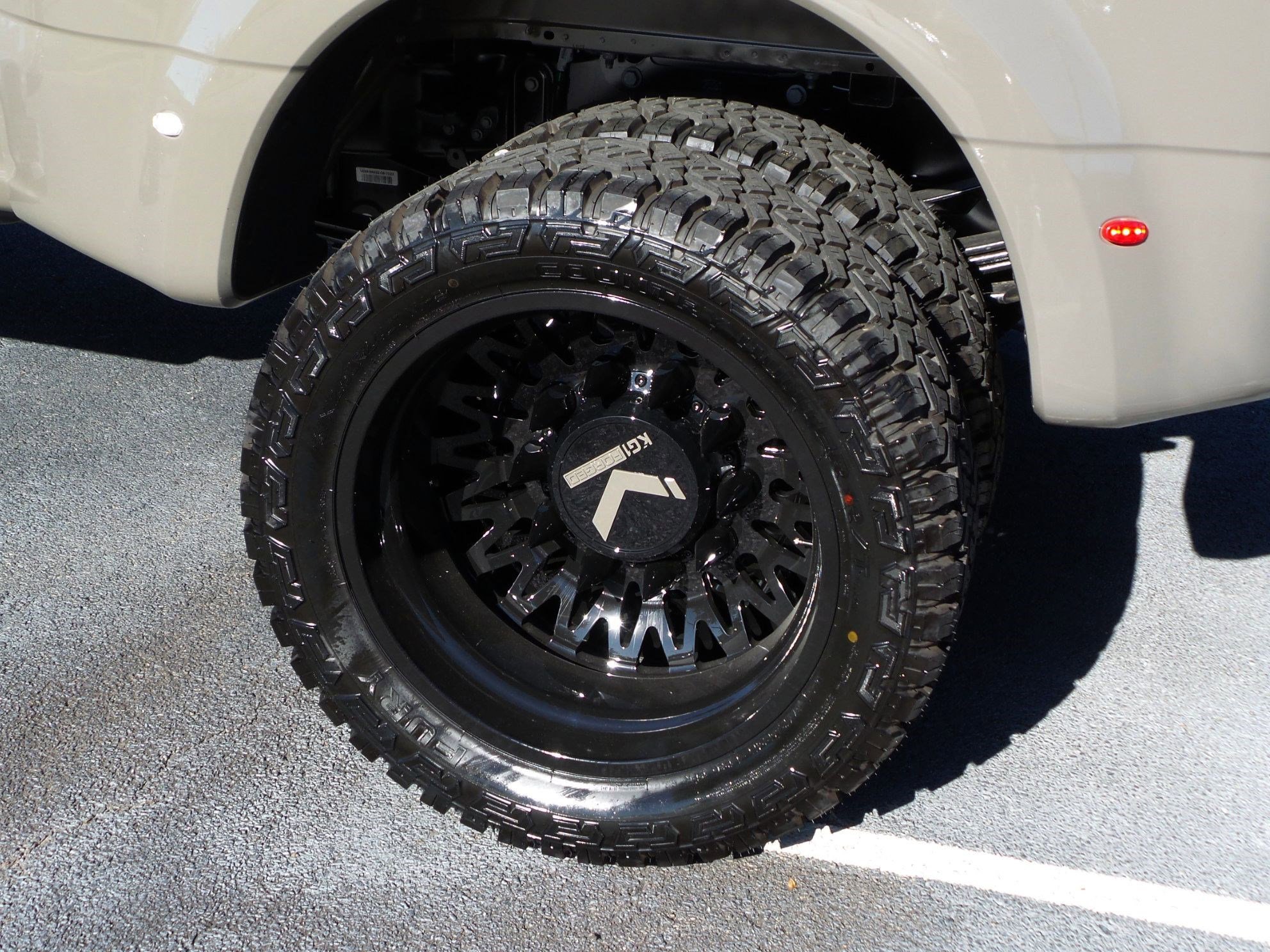 Used 2026 Ford F450 Platinum w/ Platinum Plus Package image 32
