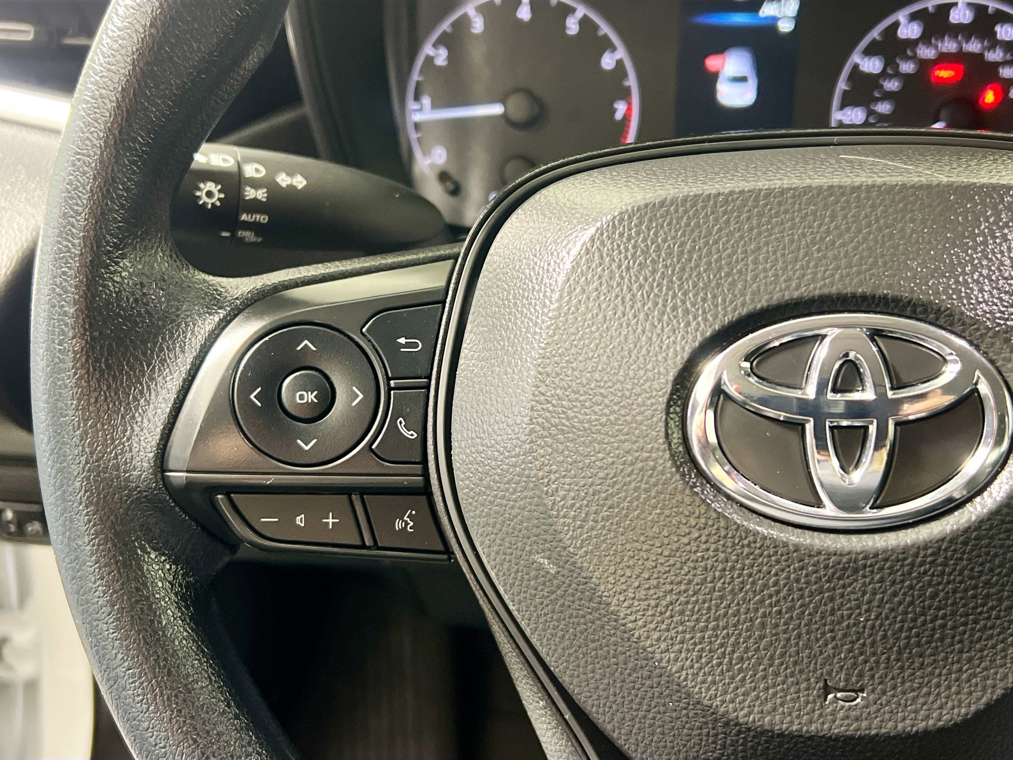 Used 2025 Toyota Corolla LE image 18