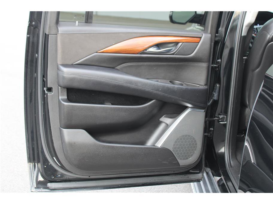 Used 2016 Cadillac Escalade ESV Luxury image 11