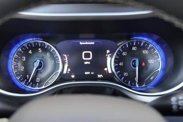 Used 2026 Chrysler Pacifica Select FWD image 46