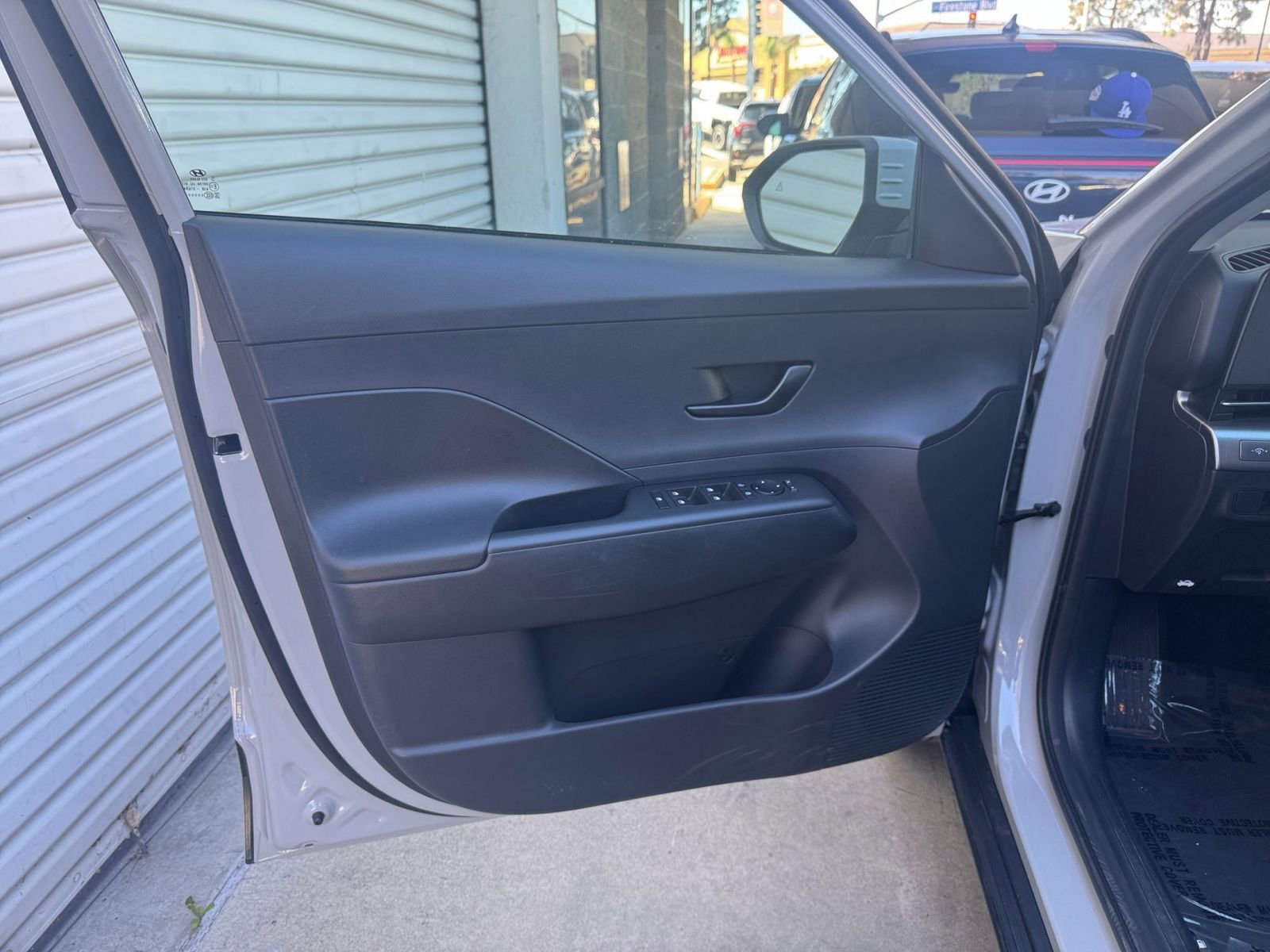 Used 2025 Hyundai Kona SEL image 18