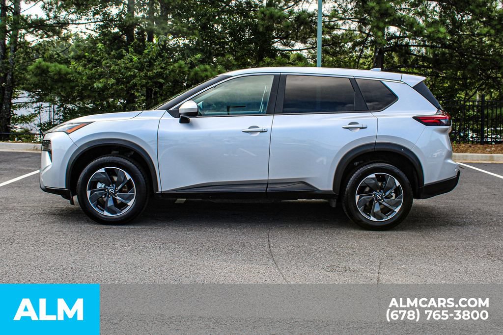 Used 2024 Nissan Rogue SV AWD/4WD image 6