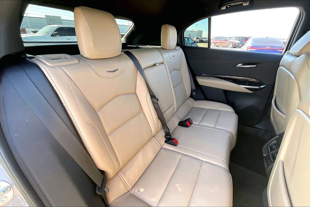 Used 2025 Cadillac XT4 Premium Luxury image 35