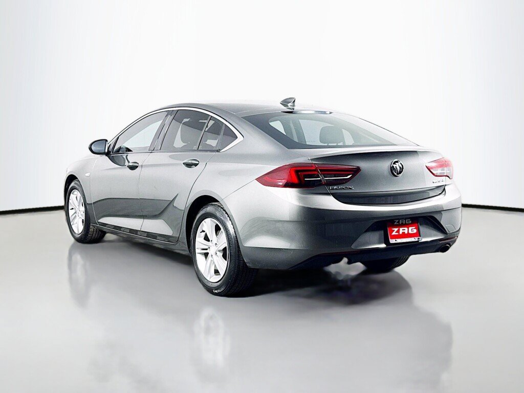 Used 2018 Buick Regal Preferred FWD image 3