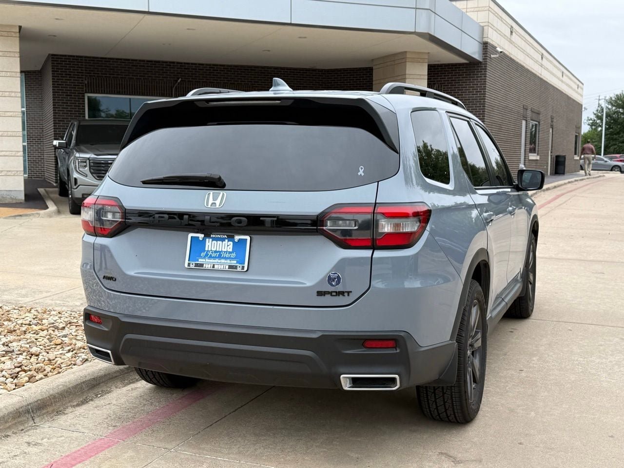 Used 2024 Honda Pilot Sport image 6