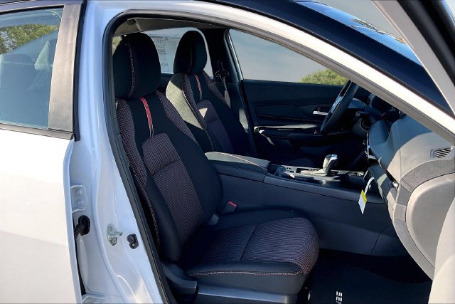 New 2027 Nissan Sentra SR w/ SR All Weather Package FWD image 10