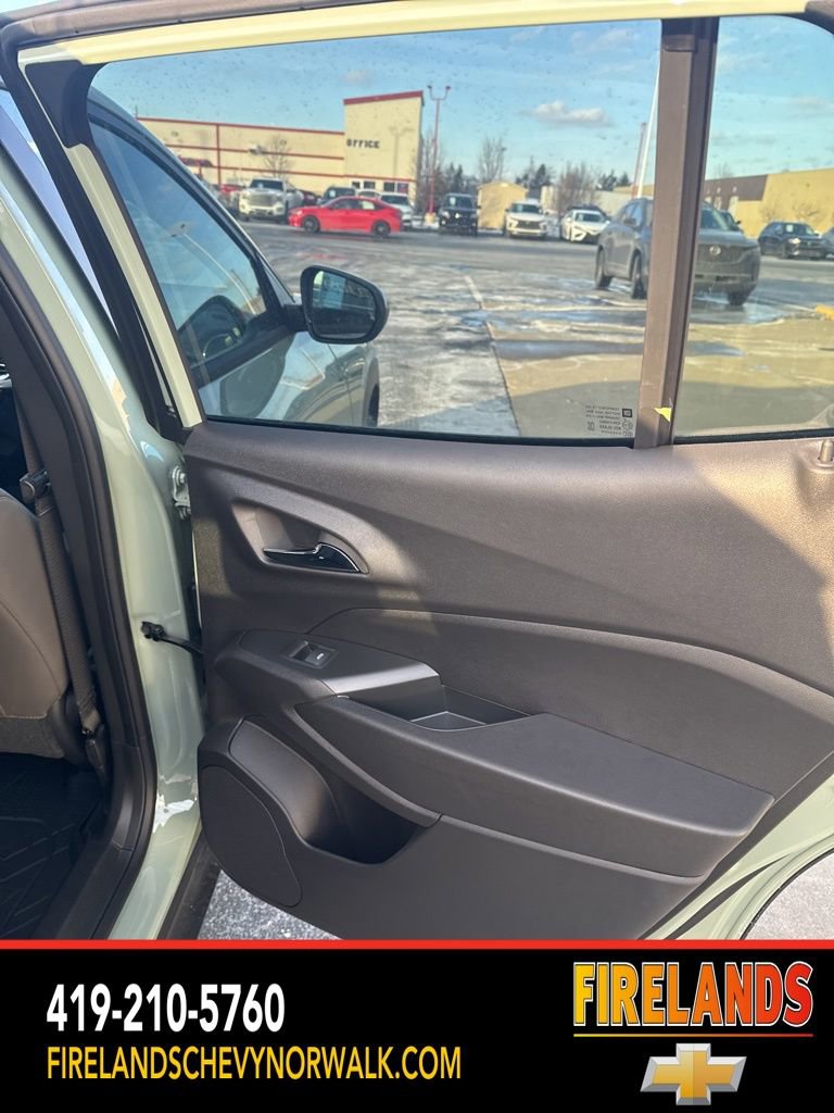 New 2026 Chevrolet Trax ACTIV w/ Sunroof Package image 87