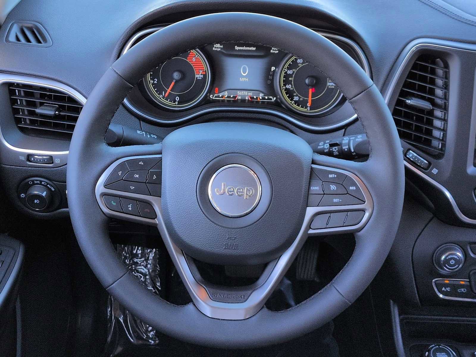 Used 2022 Jeep Cherokee Latitude Lux w/ Sun & Sound Group image 25