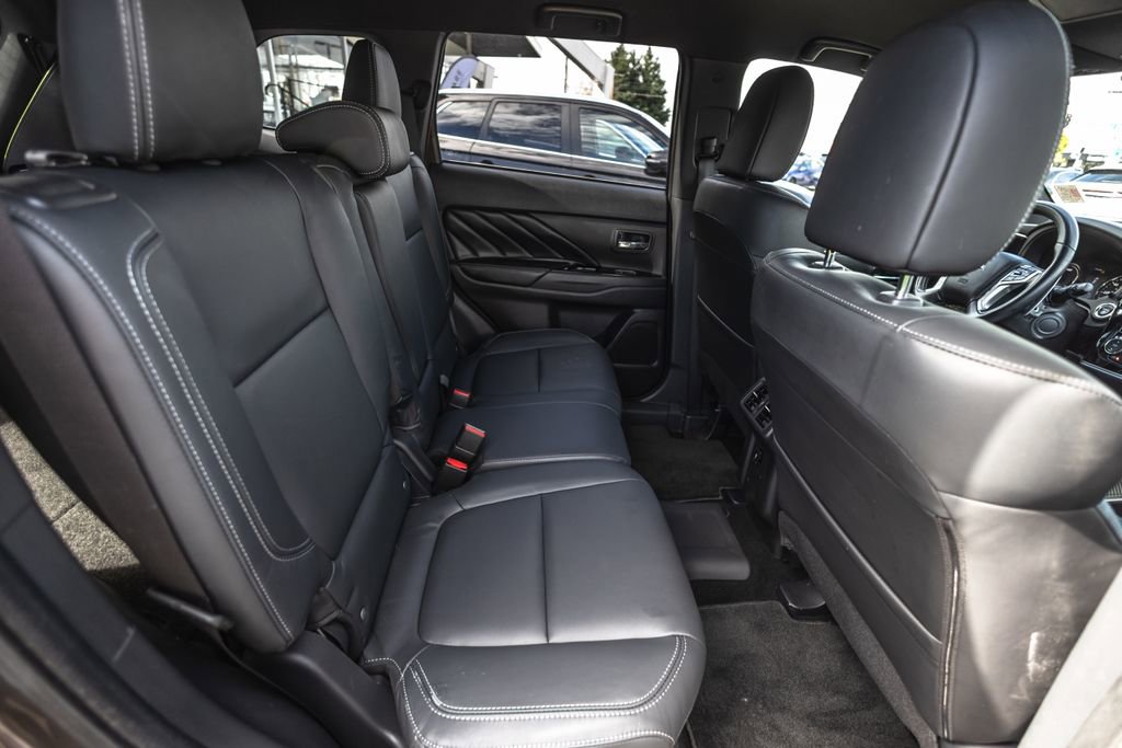 Used 2019 Mitsubishi Outlander SEL image 32