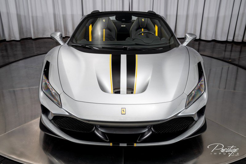 Used 2022 Ferrari F8 Tributo image 4