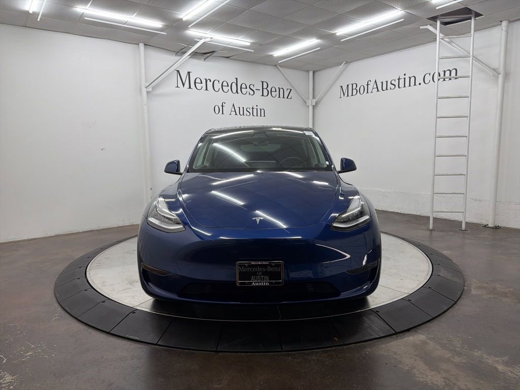 Used 2022 Tesla Model Y Long Range AWD/4WD image 2