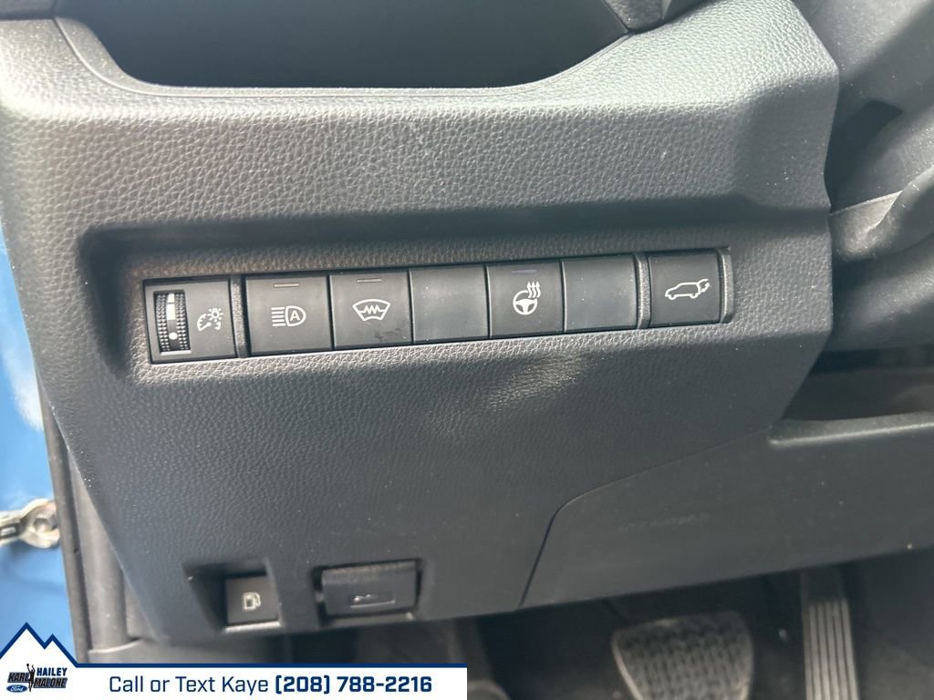 Used 2023 Toyota RAV4 SE w/ Convenience Package image 20