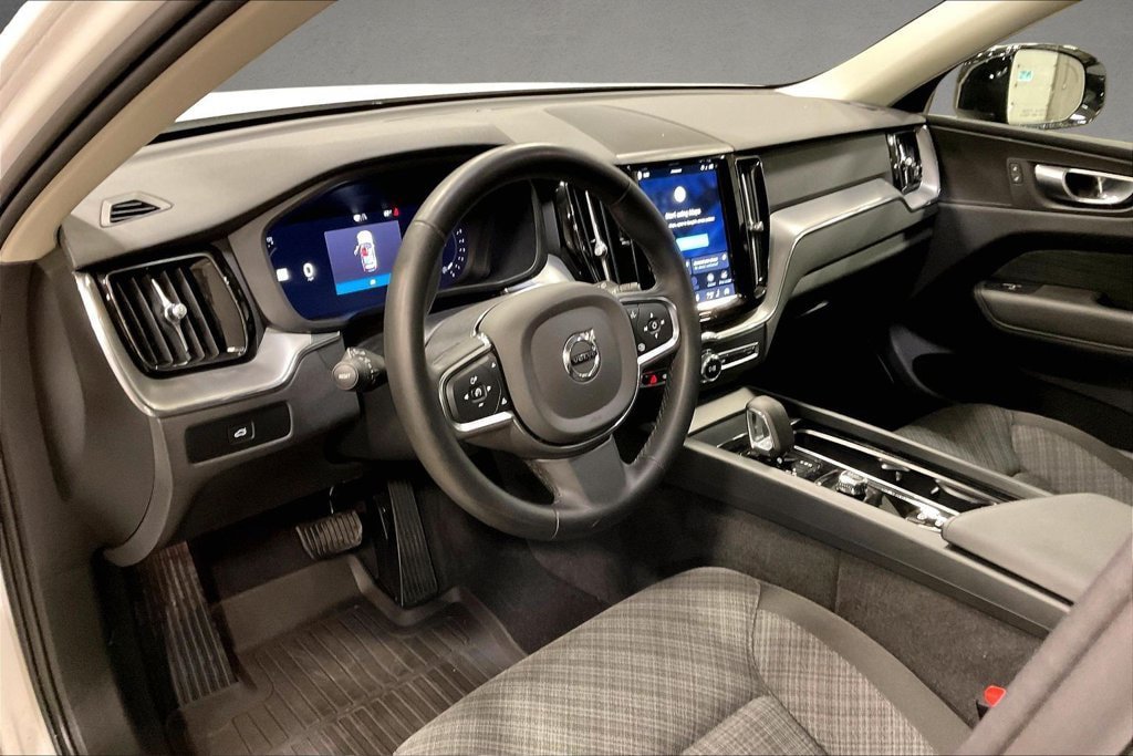Certified 2024 Volvo XC60 B5 Core AWD/4WD image 18