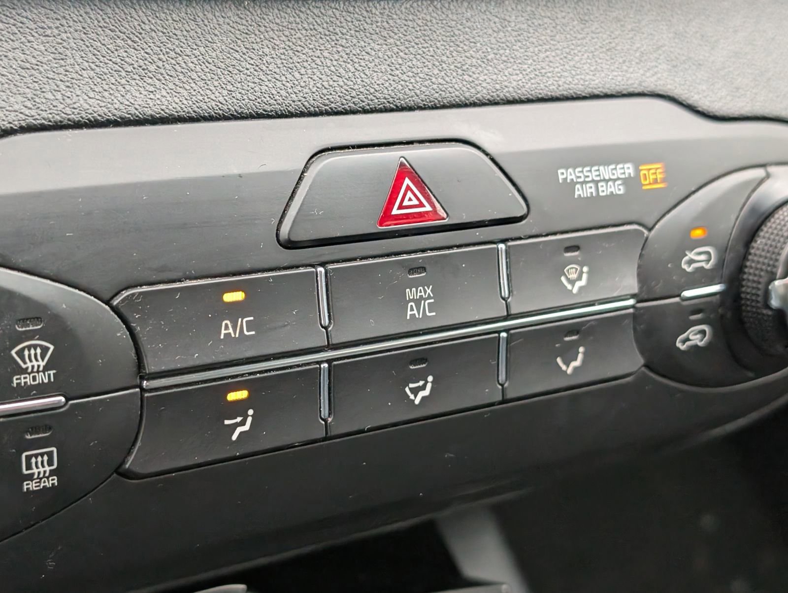 Used 2019 Kia Sorento L image 12