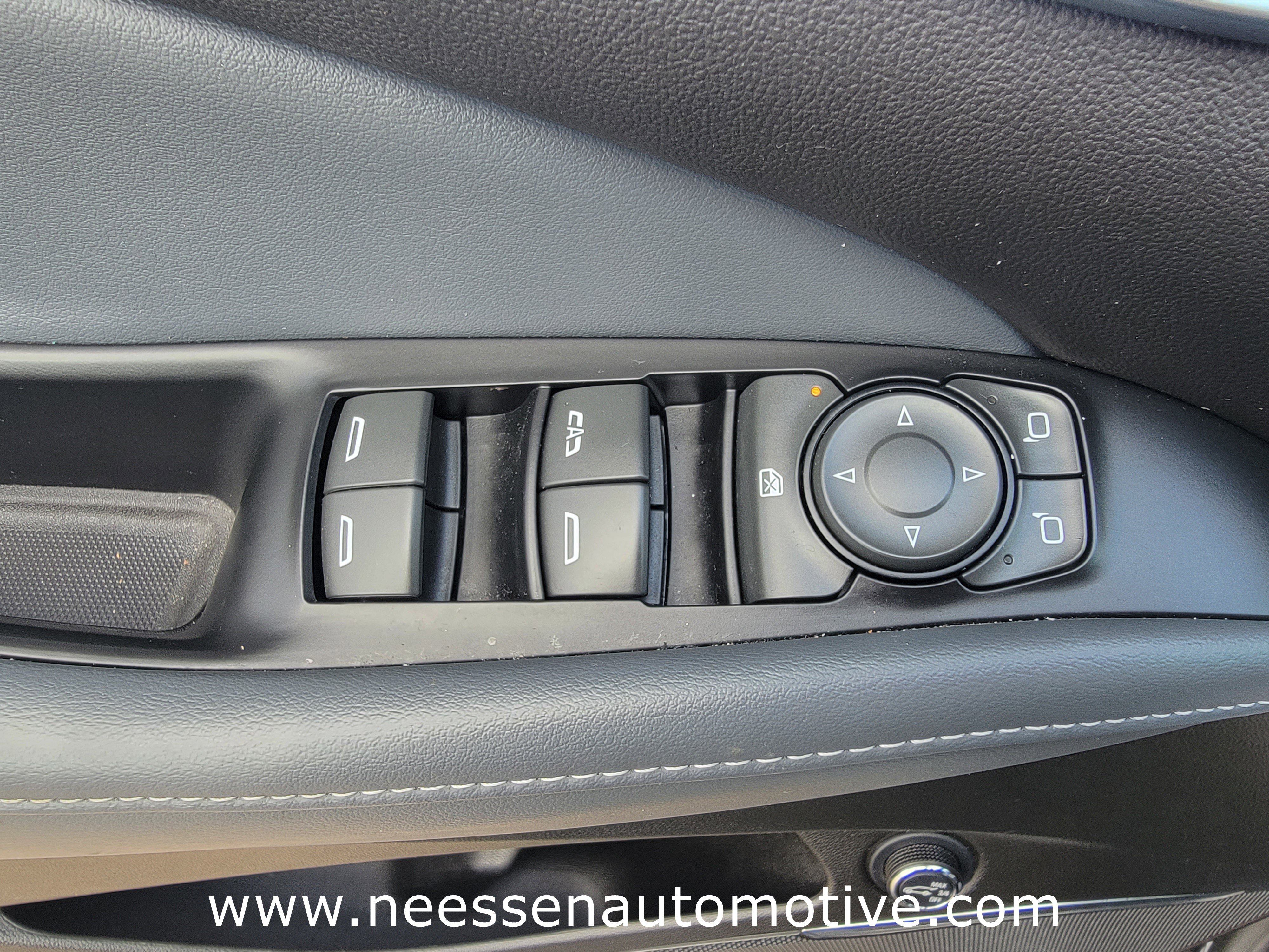 Used 2023 Buick Enclave Essence image 19