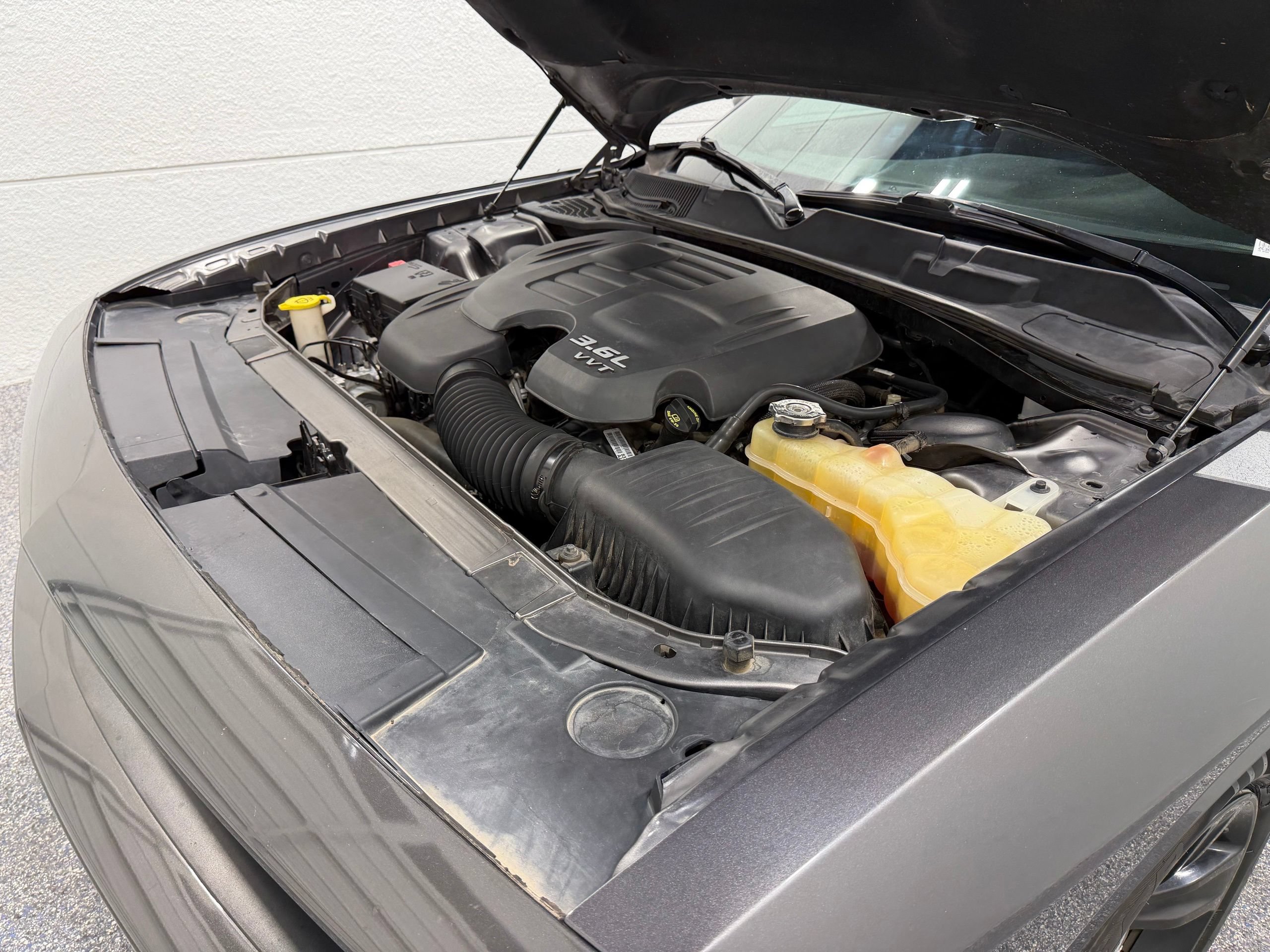 Used 2016 Dodge Challenger SXT RWD image 35