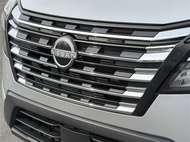 Used 2024 Nissan Rogue SV image 16