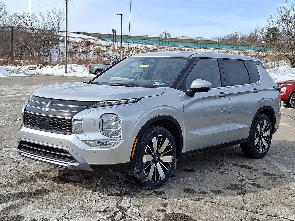 New 2026 Mitsubishi Outlander SE AWD/4WD image 2